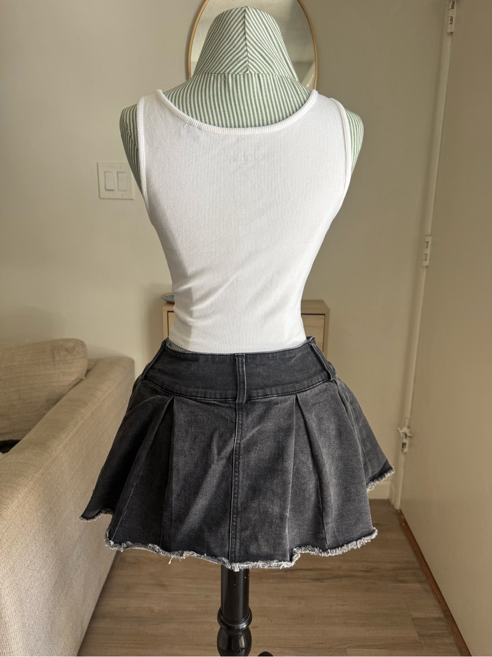 Finesse Black Denim Pleated Mini Skirt – Size M - Picture 2 of 4